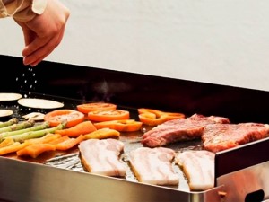 Mantén Tu Plancha de Cocina Limpia y Duradera