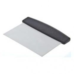 Espatula Para Cortar Masa 6" X 3" Negra